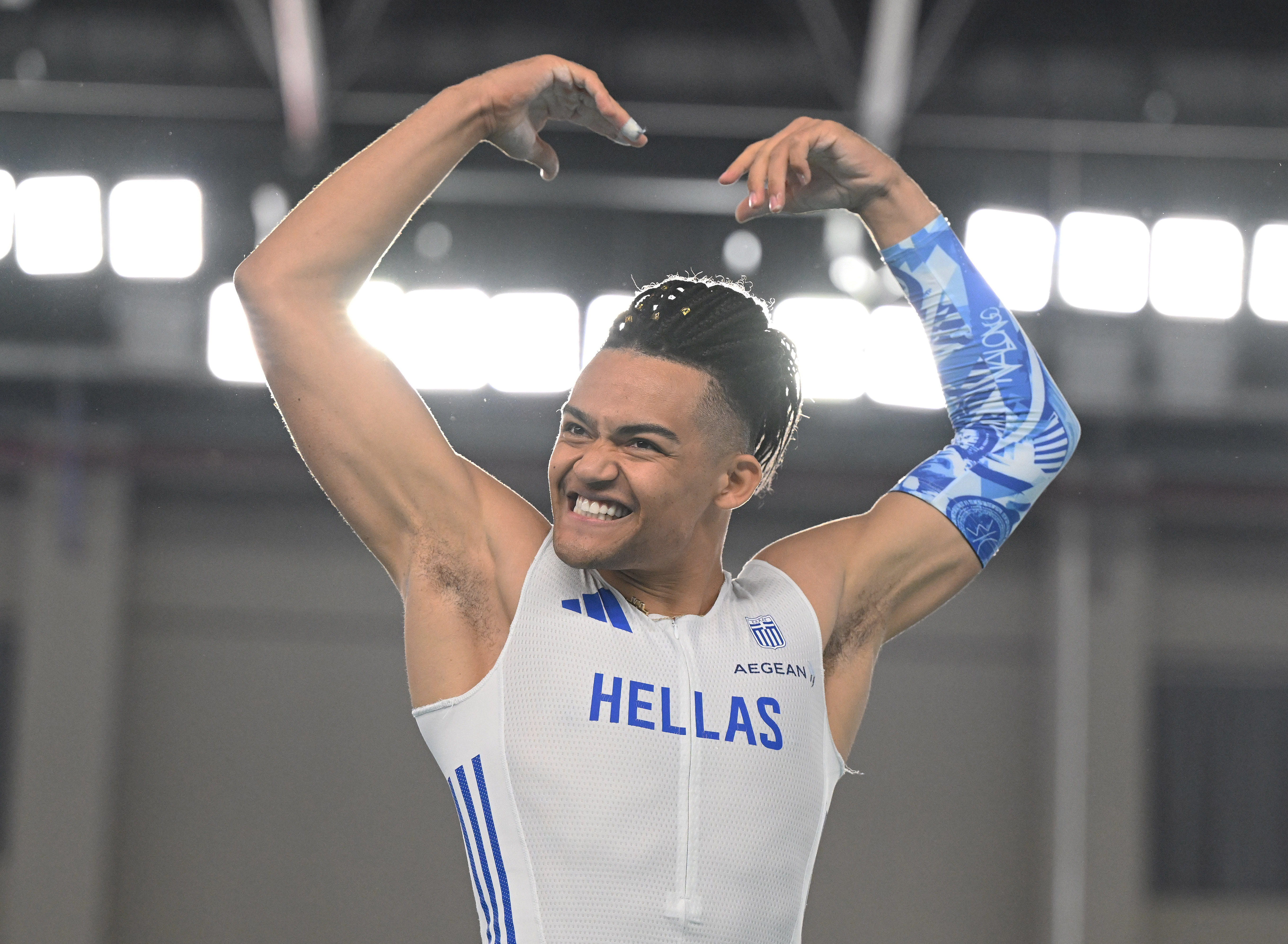 美国队稳操胜券，希腊选手突围女子撑杆跳跃决赛